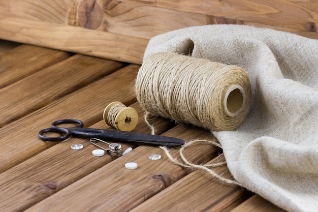 Materiale tradiționale pentru broderie